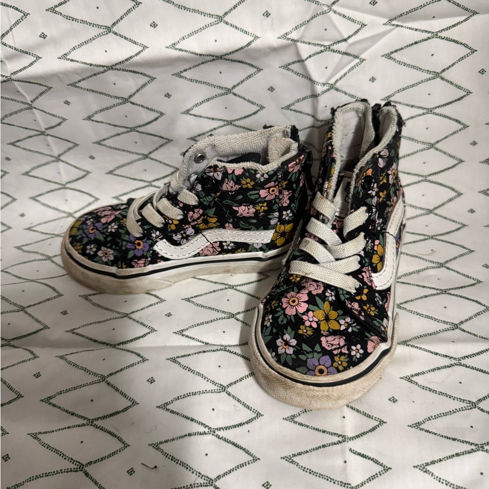 Vans Black and White Low-Top Sneaker